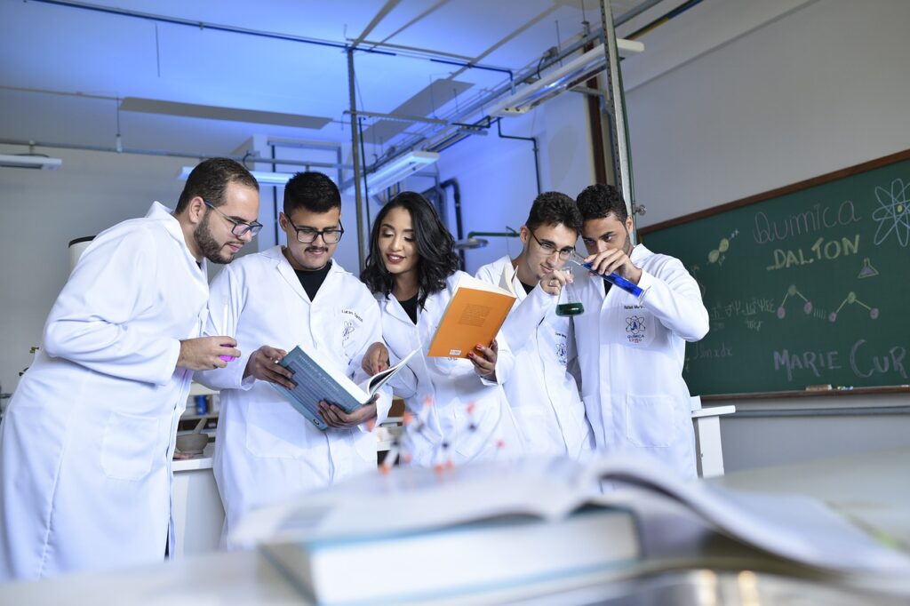 teachers-scientists-chemists-5499190 teachers, scientists, chemists-5499190.jpg